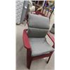 Image 2 : Plastic Yard Chair with Cushion