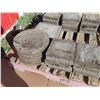 Image 2 : 27 Patio Stones/Bricks 
