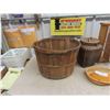 Image 2 : Bushel Basket, Bird Feeder, Handled Basket, Plus 