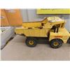 Image 2 : 3 Metal Tonkas: Loaders, Dump Truck 