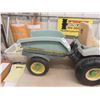 Image 5 : John Deere Plastic Pedal Tractor with Wagon and Front End Loader 
