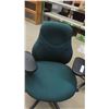 Image 8 : 2 Swivel Adjustable Office Chairs 