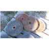 Image 2 : Pallet Lot: Black and Metal Weights 5- 25lbs , 6 Metal, 6 Black 