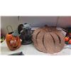 Image 2 : Halloween Decorations: Lights, DVDs, Gargoyle, Masks, Candy Bowl, 