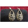 Image 2 : 10kt Gold Earrings Total Weight 2.2 Grams 