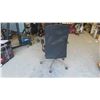 Image 2 : Office Chair with Lift and Wheels 