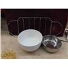 Image 2 : Meat Sliver, 2 Grinders , Pyrex Casserole Dish, 2 Pie Plates , 