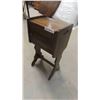 Image 1 : Walnut Stand 