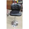 Image 3 : 2 Stools (1) Bar Stool Swivel/Adjustable