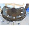 Image 4 : 2 Rollable Swivel Stools - Damage on Back of Stool, See Photos 