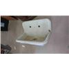 Image 1 : Cast Metal Country Kitchen Sink 30'' x 19'' x 20'' 