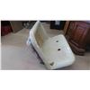 Image 2 : Cast Metal Country Kitchen Sink 30'' x 19'' x 20'' 