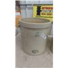 Image 2 : 2 Medalta Crocks 5 Gallon & 3 Gallon - 3 Gallon Has Lid 