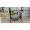 Image 1 : Singer Sewing Machine Base 