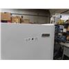 Image 2 : Kenmore Upright Freezer 60'' x 28'' x 28'' 