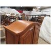 Image 3 : Oak Dresser 64'' x 36'' x 18'' 