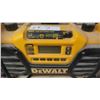 Image 3 : Jobsite Dewalt Radio Tool Charger 