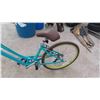 Image 11 : Suede by Liv 7 Speed Pedal Bike 25'' - New Condition Cool Colors 