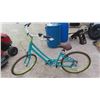 Image 9 : Suede by Liv 7 Speed Pedal Bike 25'' - New Condition Cool Colors 