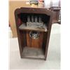 Image 6 : Stewart Warner Cabinet Radio 34'' x 18'' x 11'' Nice Size 
