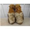 Image 3 : Vintage Outstanding Beaded Hightop Deer Hide Moccasins Wolf Fur