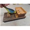 Image 3 : Vintage Plastic Ashtray Picking Bird 10'' x 5'' x 6'' , Ceramic Enclosed