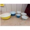 Image 1 : 6 Pyrex Mixing Bowls 