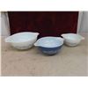 Image 1 : 3 Pyrex Nesting Bowls 