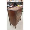Image 2 : Vintage Walnut 4 Drawer Dresser 48'' x 34'' x 18'' 