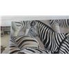 Image 2 : Modern Zebra Picture on Canvas 35 1/2'' x 46 1/2'' 