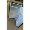 Image 2 : Artic King Bar Fridge 33'' x 18 1/2'' x 34'' 