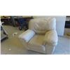 Image 1 : Leather/Leather Style Comfy Living Room Chair 