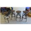 Image 1 : 4 Modern Stools 
