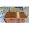 Image 2 : Sewing Seamstress Cabinet 39 1/2'' x 29'' x 19'' 