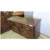 Image 3 : 4pce Bedroom Suite : Dresser 31'' x 58'' x 18'' , Dresser 47'' x 31'' x