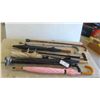 Image 1 : 8 Umbrellas and Canes 