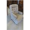 Image 1 : Swivel Living Room Chair Button Back 
