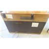 Image 8 : Vintage Philco Cabinet Radio Record Player 29'' x 44'' x 17'' 