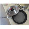 Image 3 : 3 Frying Pans , 2 Lids , 1 Pot , 1 Lid 