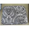 Image 3 : 2 Quilted Comforters Black 100'' x 60'' , Blue 100'' x 88'' 