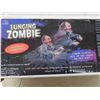 Image 2 : New Halloween Animated Lunging Zombie 