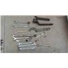 Image 8 : Hand Tools : Levels, Tape Measures, Tin Snips, Metric/Standard Wrenches &