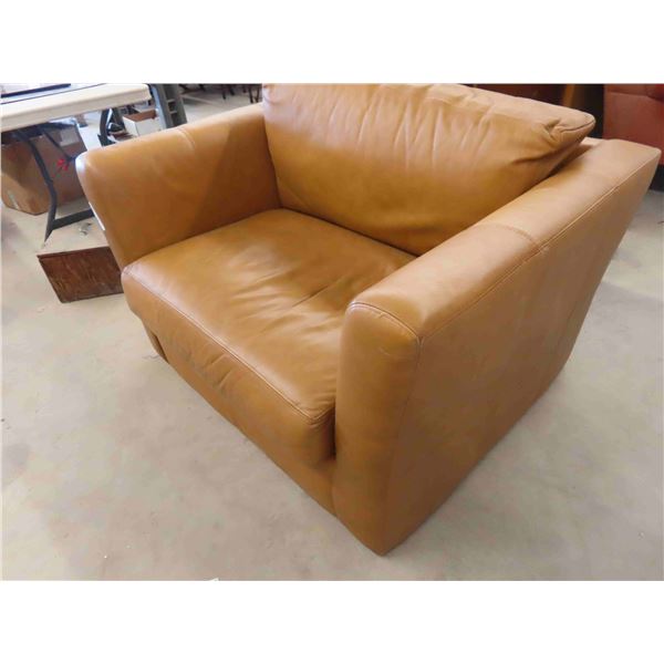 Leather/Leather Style Comfy Living Room Chair 