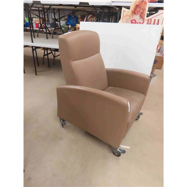 Hospital Rolling Recliner Leather/Leather-Style