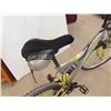 Image 9 : CCM Falcon Variable Speed Pedal Bike 26'' 