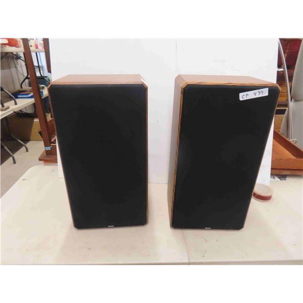 Set of 2 Boston 8 Ohm Stereo Speakers 