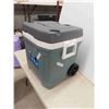 Image 2 : New Igloo 58 Litre Rolling Cooler with Handle 