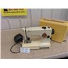 Image 1 : Kenmore Portable Sewing Machine