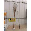 Image 1 : Lacrosse Fishing Net , Vintage Fishing Rod with Reel 