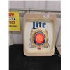 Image 1 : Vintage Miller Lite Plastic/Lights Up (Works) 18'' x 13'' 